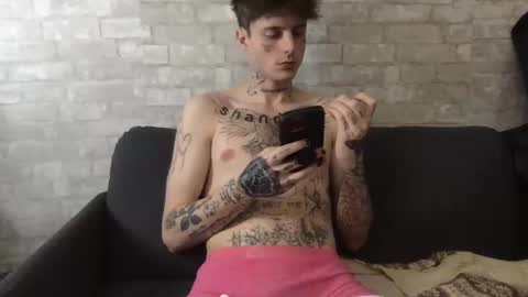 Snapshot of prettyboyszn chatting on 12.17.24 pretty boy online show from 12.17.24