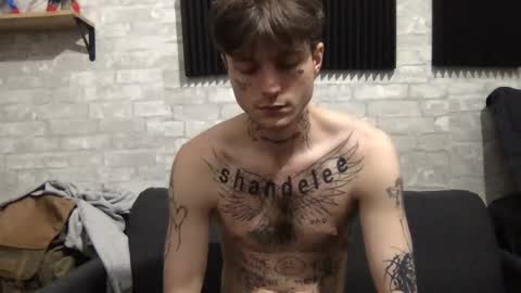 Snapshot of prettyboyszn chatting on 01.06.25 pretty boy online show from 01.06.25