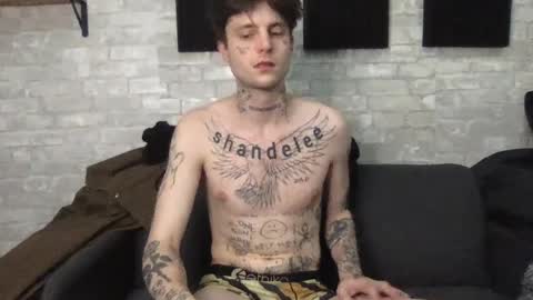 Snapshot of prettyboyszn chatting on 01.27.25 pretty boy online show from 01.27.25