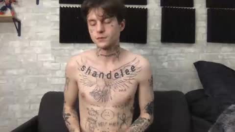 Snapshot of prettyboyszn chatting on 02.01.25 pretty boy online show from 02.01.25