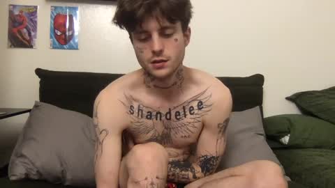 Snapshot of prettyboyszn chatting on 09.12.25 pretty boy online show from 09.12.25