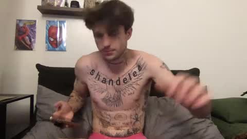 Snapshot of prettyboyszn chatting on 09.19.25 pretty boy online show from 09.19.25