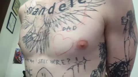 Snapshot of prettyboyszn chatting on 09.20.25 pretty boy online show from 09.20.25