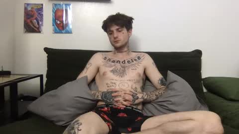 Snapshot of prettyboyszn chatting on 09.24.25 pretty boy online show from 09.24.25