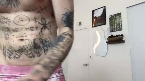 Snapshot of prettyboyszn chatting on 10.24.25 pretty boy online show from 10.24.25