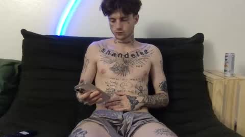 Snapshot of prettyboyszn chatting on 10.27.25 pretty boy online show from 10.27.25