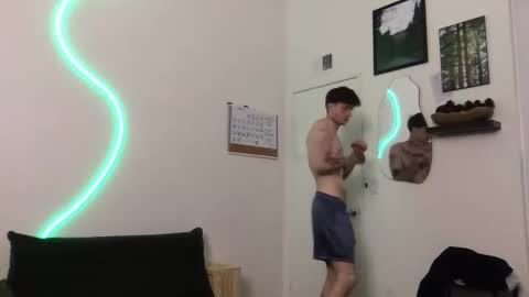 Snapshot of prettyboyszn chatting on 10.29.25 pretty boy online show from 10.29.25