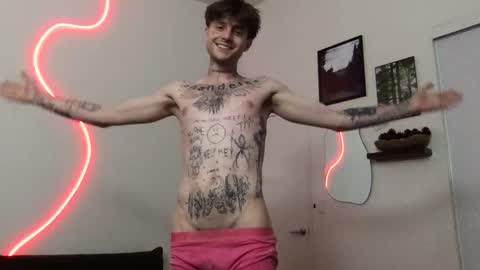 Snapshot of prettyboyszn chatting on 10.31.25 pretty boy online show from 10.31.25