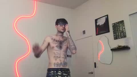 pretty boy online show from 12.22.25