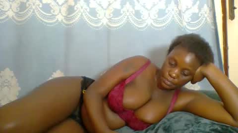 Snapshot of prettydarkskin002 chatting on 02.10.26 SHANIA online show from 02.10.26