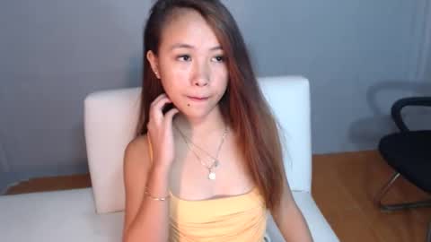 Snapshot of prettyhotshakira chatting on 07.20.26 shakira online show from 07.20.26