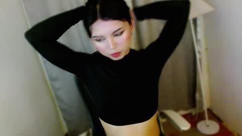 Snapshot of prettyjulian chatting on 10.24.25 SEXY JULIA online show from 10.24.25