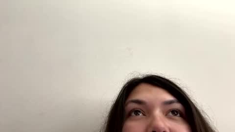 Snapshot of prettylatinamomma01 chatting on 11.21.25 prettylatinamomma01 online show from 11.21.25