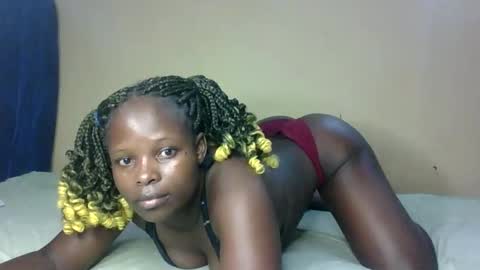 Snapshot of prettymelly_ chatting on 11.14.25 Melly online show from 11.14.25