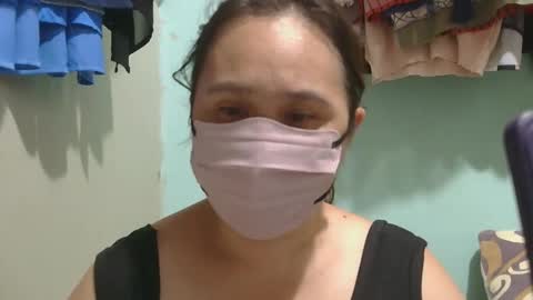 Snapshot of prettynhing chatting on 09.30.25 Nhing online show from 09.30.25