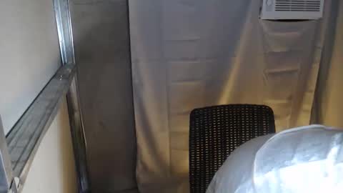 Snapshot of prettyodette chatting on 11.11.25 Odette online show from 11.11.25