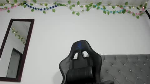 Snapshot of prettypervyx chatting on 02.07.26 Laura Onlyfans 40OFF online show from 02.07.26