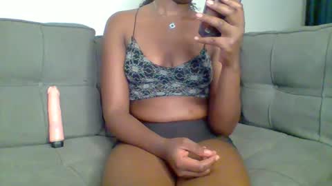 pretty queen online show from 10.30.25