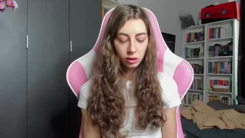 Sophie  next stream will be at Monday  i will wait you guys  online show from 02.16.26