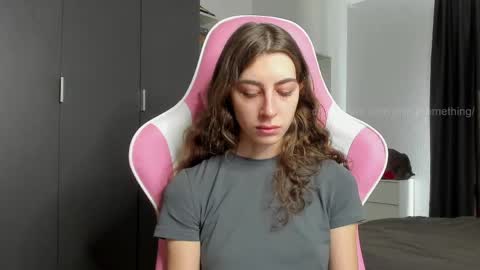 Snapshot of prettysomething chatting on 04.27.26 Sophie next stream will be at Monday i will wait you guys online show from 04.27.26