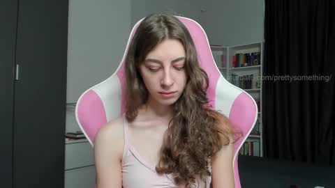 Snapshot of prettysomething chatting on 05.04.26 Sophie next stream will be at Monday i will wait you guys online show from 05.04.26