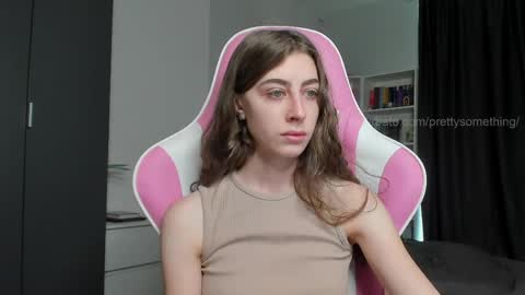 Snapshot of prettysomething chatting on 05.07.26 Sophie next stream will be at Monday i will wait you guys online show from 05.07.26