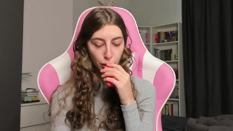 Snapshot of prettysomething chatting on 06.01.26 Sophie next stream will be at Monday i will wait you guys online show from 06.01.26