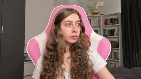Snapshot of prettysomething chatting on 06.05.26 Sophie next stream will be at Monday i will wait you guys online show from 06.05.26