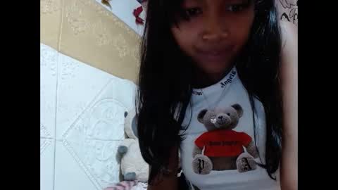 Snapshot of prettyxshummy chatting on 10.25.25 prettyxshummy online show from 10.25.25