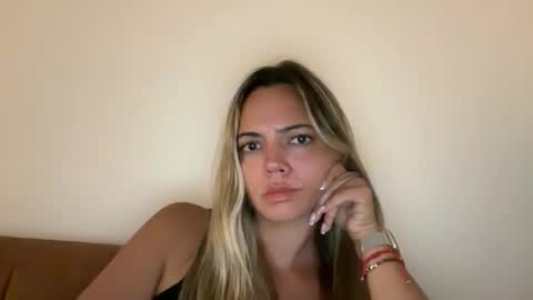 prettyyykittyyy22 online show from 11.18.25