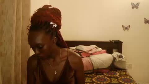 Snapshot of prettyziya chatting on 11.17.25 zlya online show from 11.17.25