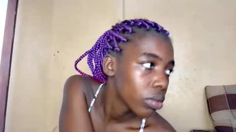 prettyzuzu online show from 11.29.25