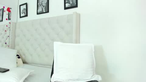 Mia Villany  online show from 04.06.26