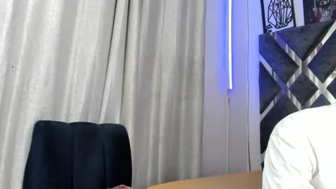 Snapshot of prince_arthur77 chatting on 10.19.25 prince_arthur77 online show from 10.19.25