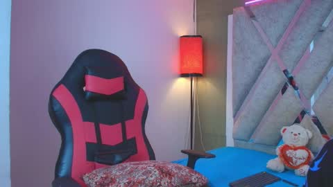 prince_arthur77 online show from 04.19.26