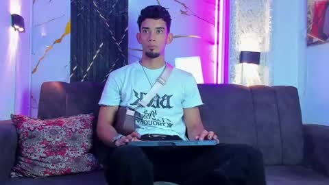 Snapshot of prince_arthur77 chatting on 07.05.26 prince_arthur77 online show from 07.05.26