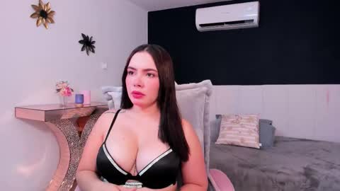 Mia online show from 03.03.26