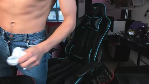 Snapshot of prince_nik chatting on 12.01.25 prince online show from 12.01.25