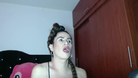 Snapshot of princes_ass111 chatting on 10.10.25 Chica Sexy Sexy Ass online show from 10.10.25