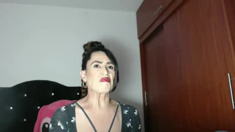 Snapshot of princes_ass111 chatting on 10.12.25 Chica Sexy Sexy Ass online show from 10.12.25