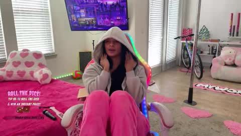 Snapshot of princess_cece chatting on 11.07.25 Cece NEXT LIVESTREAM -- DEC. 4th 7 PM CST online show from 11.07.25