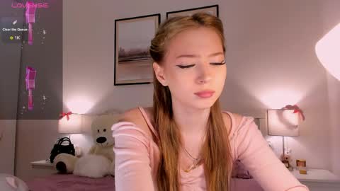 Snapshot of princess_nier chatting on 05.21.26 Princess Diana online show from 05.21.26
