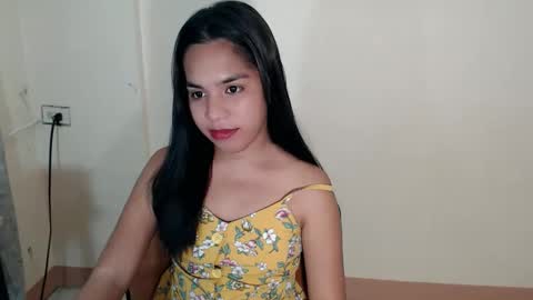 Snapshot of princess_yurie chatting on 10.08.25 Yurie online show from 10.08.25