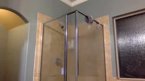 Snapshot of princessaida chatting on 11.19.25 Princess Aida online show from 11.19.25