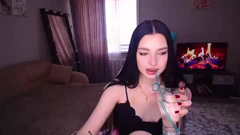 Snapshot of princessamira1 chatting on 05.05.26 princessamira1 online show from 05.05.26