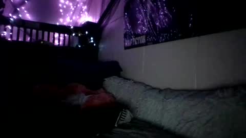 Holly love online show from 11.04.25