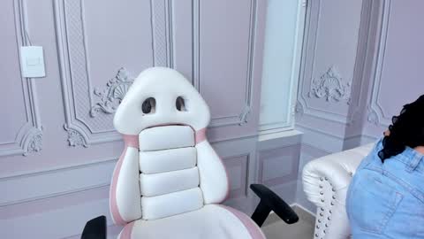 Snapshot of princesslittle_4u chatting on 01.29.25 online show from 01.29.25