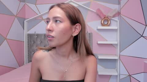 Snapshot of princesslittle_4u chatting on 02.13.25 online show from 02.13.25