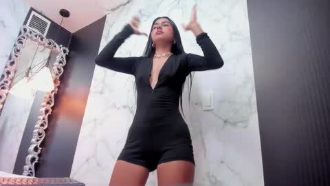 Snapshot of princesslittle_4u chatting on 09.09.25 online show from 09.09.25