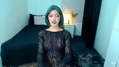 Snapshot of princessofcums69 chatting on 03.10.25 Love online show from 03.10.25